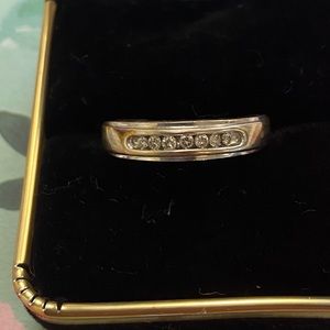 Diamond wedding band